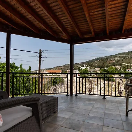 Steni Traditional Apartment *